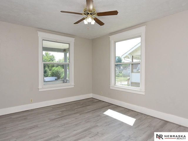 2414 N 45th Street, Omaha, NE 68104