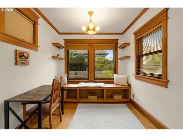 2220 Ne CLACKAMAS St, Portland, OR 97232