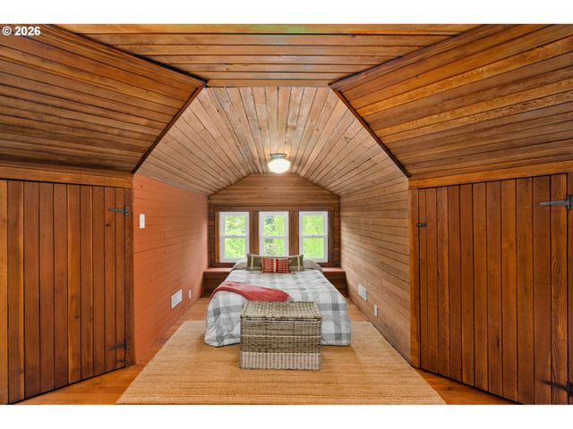 2220 Ne CLACKAMAS St, Portland, OR 97232