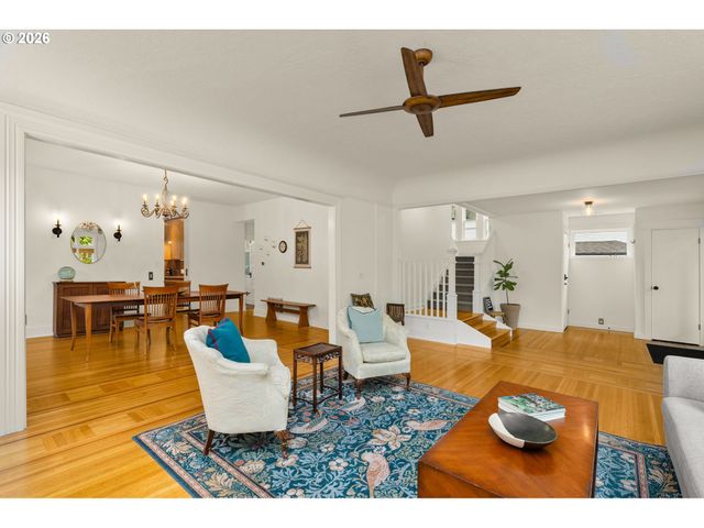 2220 Ne CLACKAMAS St, Portland, OR 97232