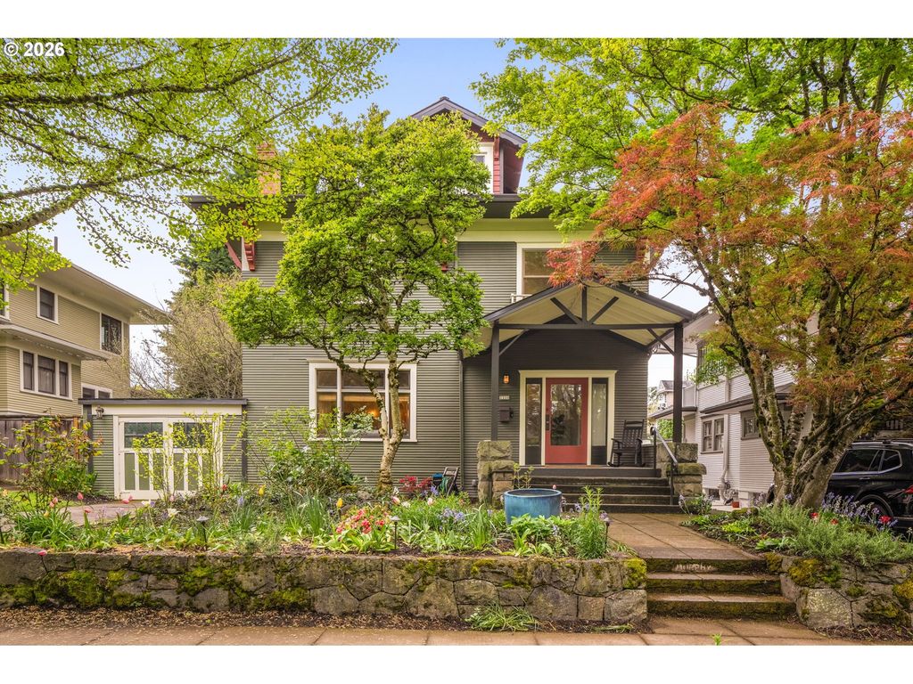 2220 Ne CLACKAMAS St, Portland, OR 97232