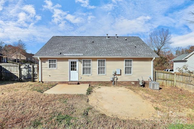 5467 Realtree Lane, Charlotte, NC 28214