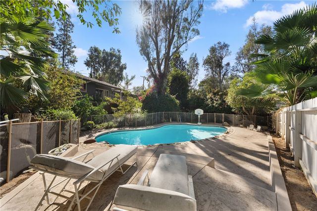 1453 Tiger Tail, Riverside, CA 92506