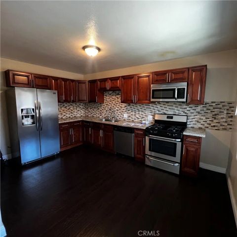 1325 E 7th Street 9, Long Beach, CA 90813