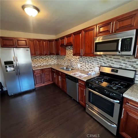 1325 E 7th Street 9, Long Beach, CA 90813