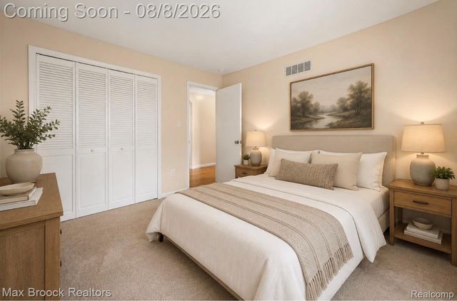 31034 Berryhill Street, Farmington Hills, MI 48331