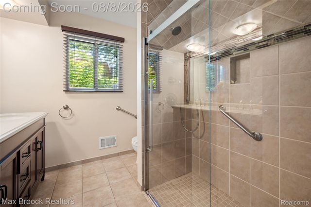 31034 Berryhill Street, Farmington Hills, MI 48331