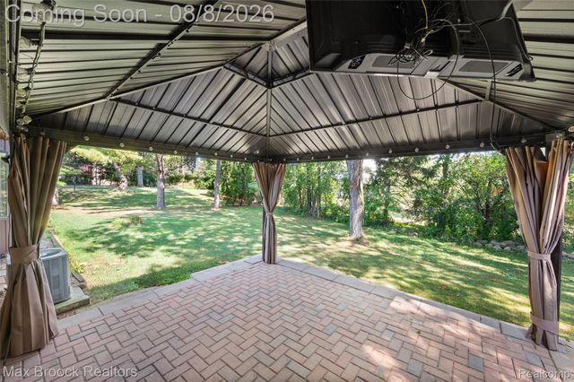 31034 Berryhill Street, Farmington Hills, MI 48331