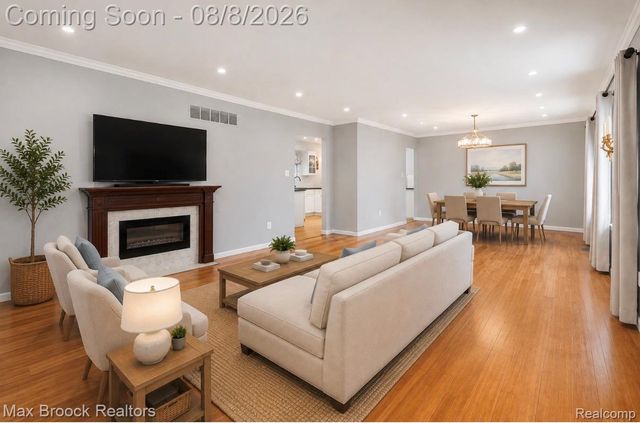 31034 Berryhill Street, Farmington Hills, MI 48331