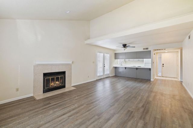 7675 N 1st St #136, Fresno, CA 93720