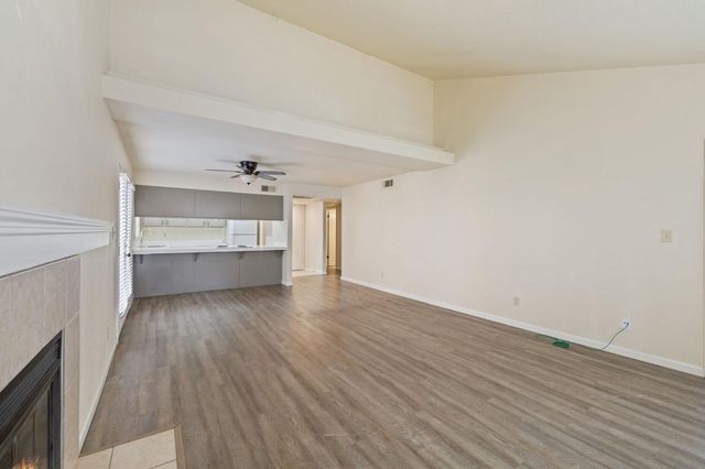 7675 N 1st St #136, Fresno, CA 93720