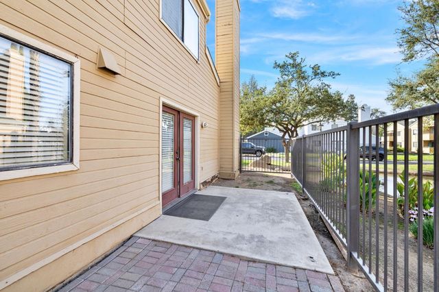 7675 N 1st St #136, Fresno, CA 93720