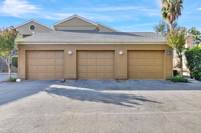 7675 N 1st St #136, Fresno, CA 93720