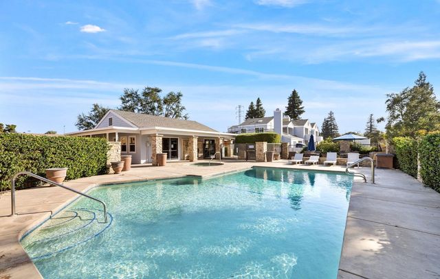 7675 N 1st St #136, Fresno, CA 93720