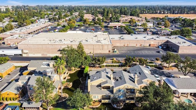 7675 N 1st St #136, Fresno, CA 93720