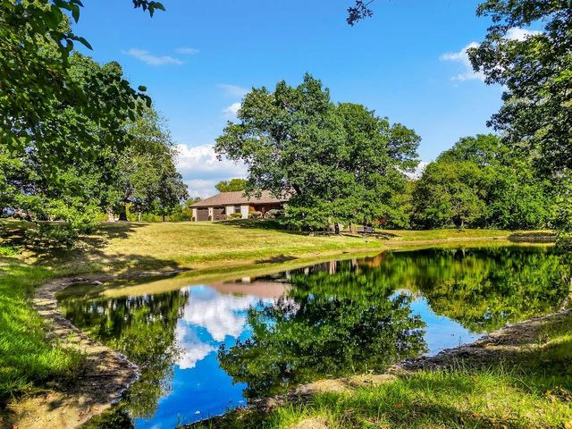 20260 178th Street, Tonganoxie, KS 66086
