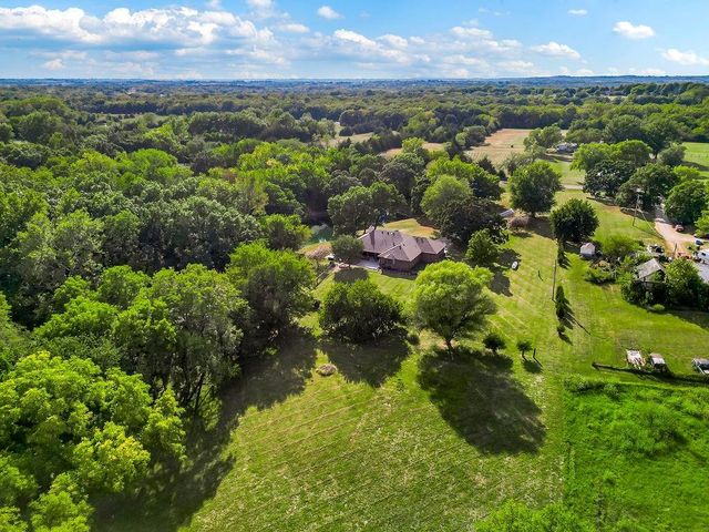 20260 178th Street, Tonganoxie, KS 66086
