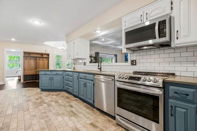 20260 178th Street, Tonganoxie, KS 66086