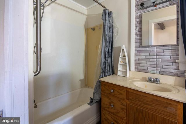 488 ASH ST, Strasburg, VA 22657