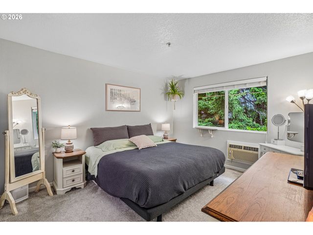 14745 Sw SANDHILL Loop 204, Beaverton, OR 97007