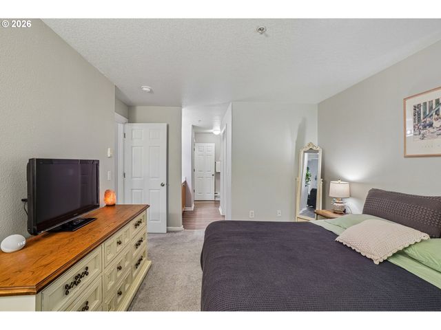 14745 Sw SANDHILL Loop 204, Beaverton, OR 97007