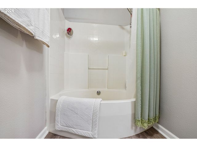 14745 Sw SANDHILL Loop 204, Beaverton, OR 97007