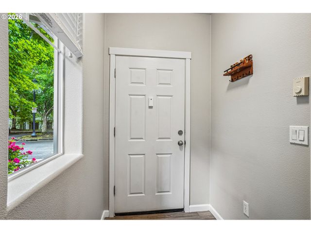 14745 Sw SANDHILL Loop 204, Beaverton, OR 97007