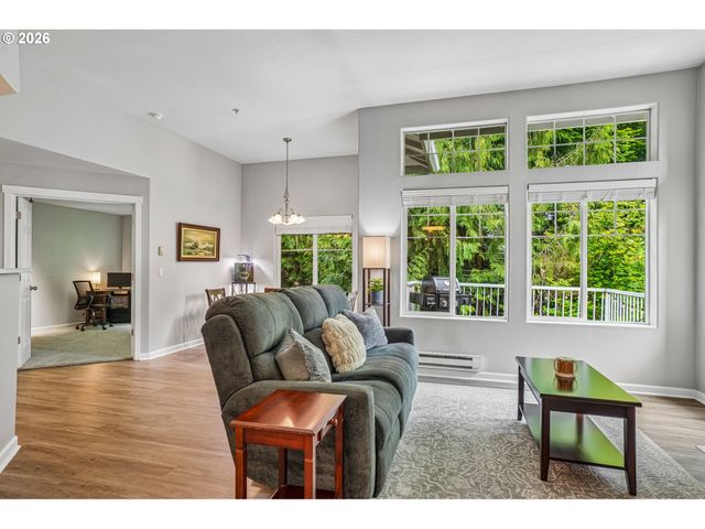 14745 Sw SANDHILL Loop 204, Beaverton, OR 97007