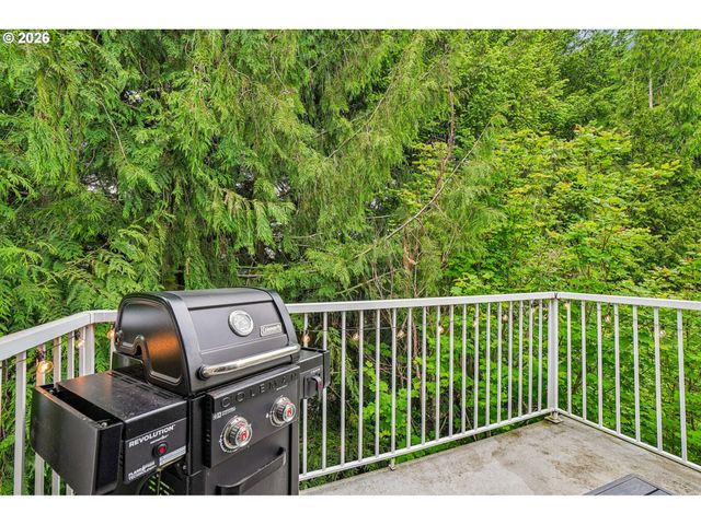14745 Sw SANDHILL Loop 204, Beaverton, OR 97007