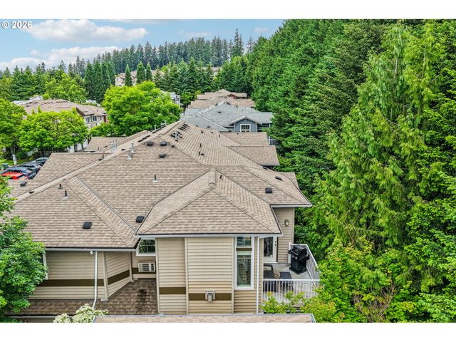 14745 Sw SANDHILL Loop 204, Beaverton, OR 97007