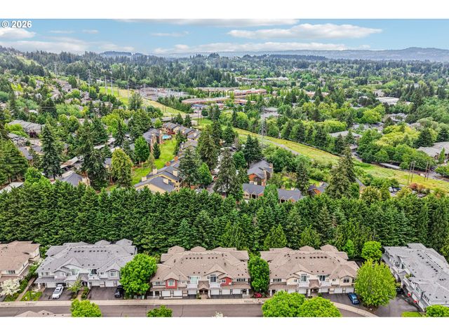 14745 Sw SANDHILL Loop 204, Beaverton, OR 97007