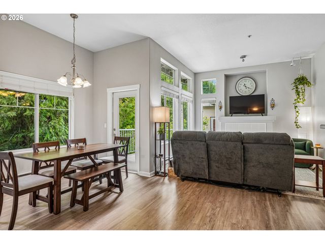 14745 Sw SANDHILL Loop 204, Beaverton, OR 97007