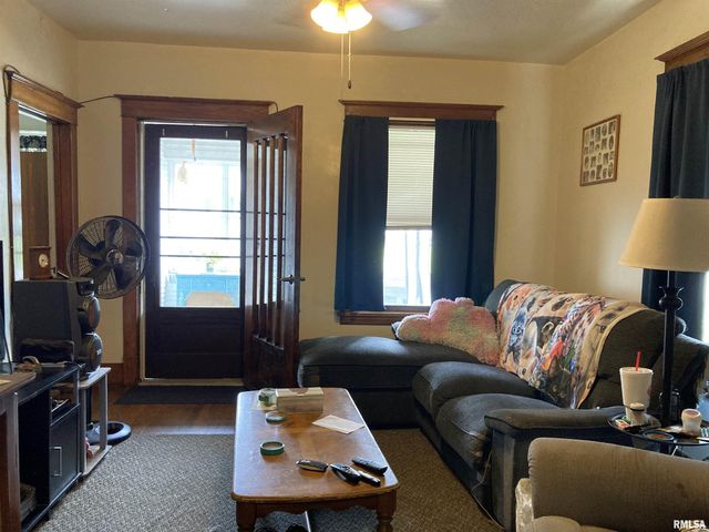 751 MULBERRY Street, Galesburg, IL 61401