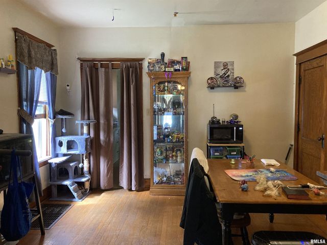 751 MULBERRY Street, Galesburg, IL 61401