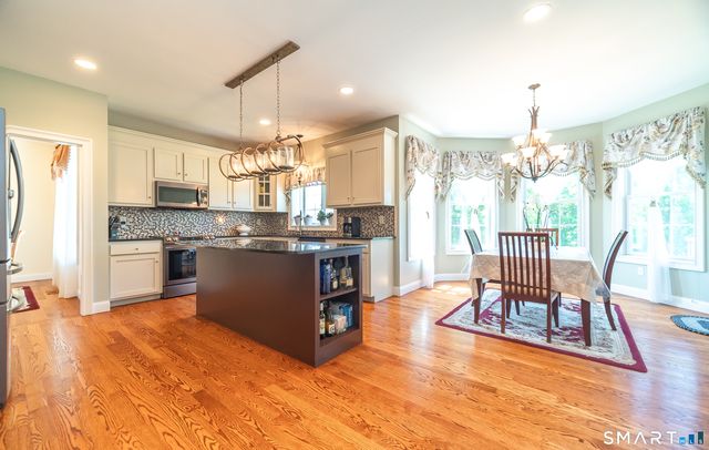 29 Copper Beech Drive, Middletown, CT 06457