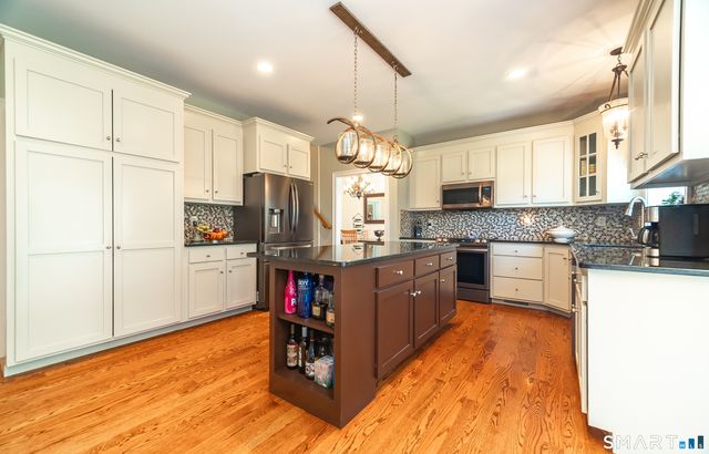 29 Copper Beech Drive, Middletown, CT 06457