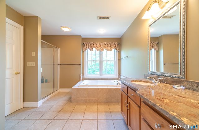 29 Copper Beech Drive, Middletown, CT 06457