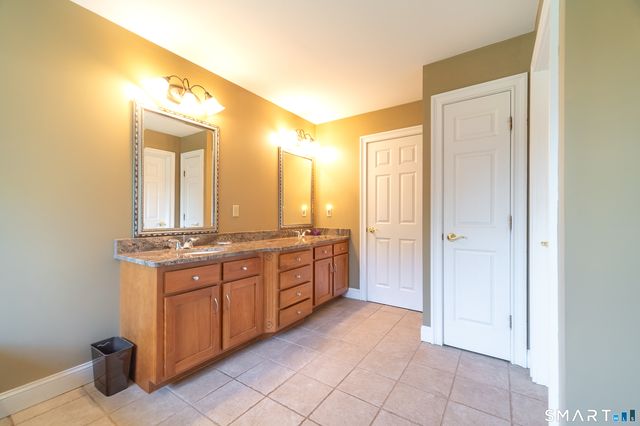 29 Copper Beech Drive, Middletown, CT 06457