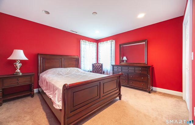 29 Copper Beech Drive, Middletown, CT 06457