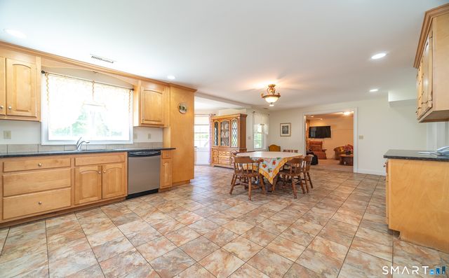 29 Copper Beech Drive, Middletown, CT 06457