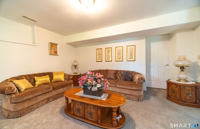 29 Copper Beech Drive, Middletown, CT 06457