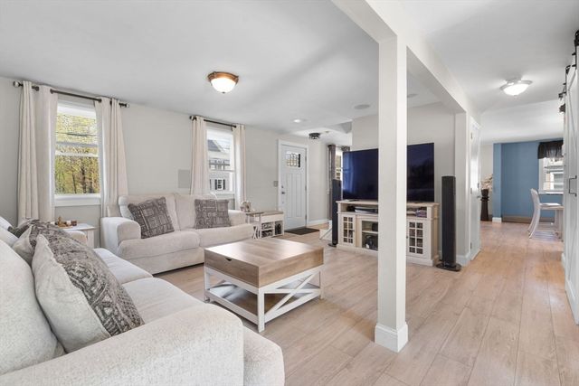 185 Eighteenth St, Lowell, MA 01850