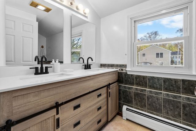185 Eighteenth St, Lowell, MA 01850