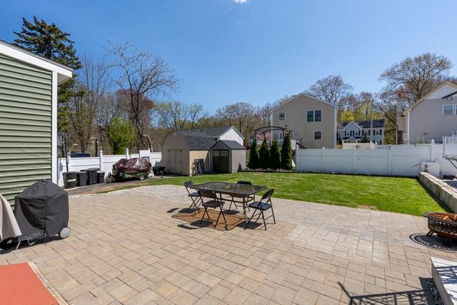 185 Eighteenth St, Lowell, MA 01850