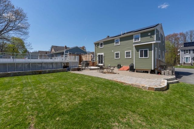 185 Eighteenth St, Lowell, MA 01850