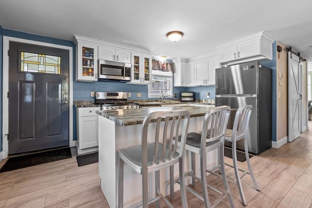 185 Eighteenth St, Lowell, MA 01850