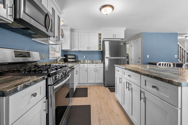 185 Eighteenth St, Lowell, MA 01850