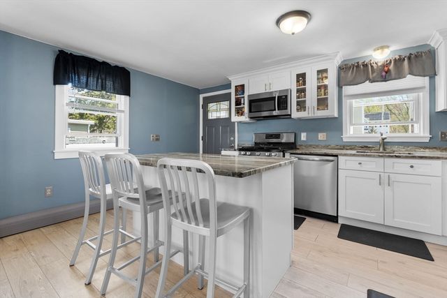 185 Eighteenth St, Lowell, MA 01850