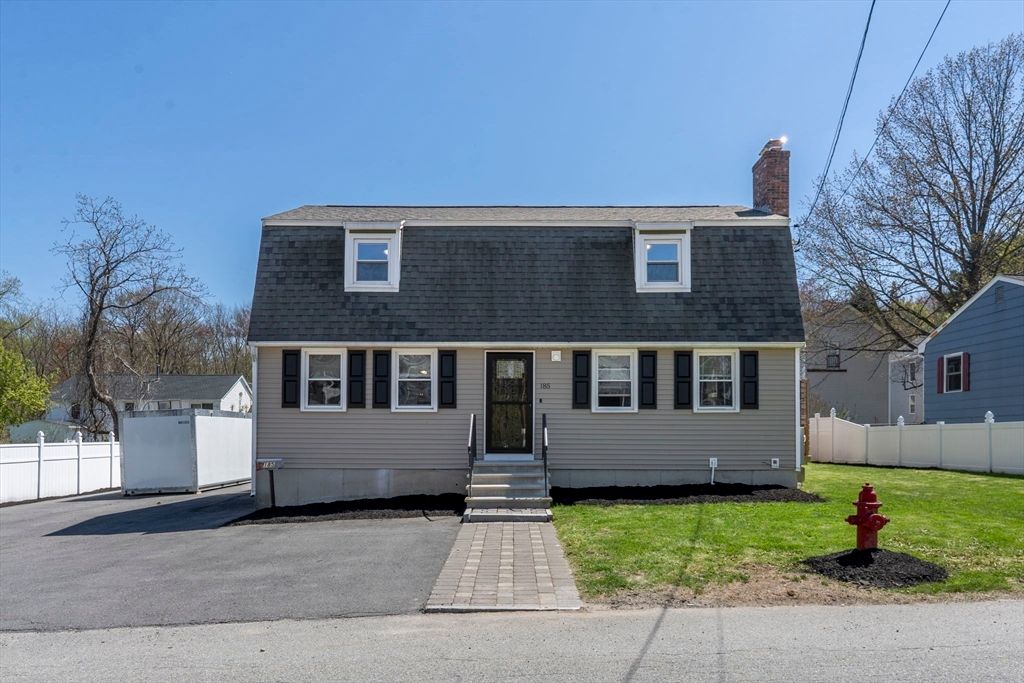 185 Eighteenth St, Lowell, MA 01850