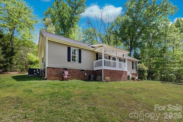 3218 Broadhurst Lane, Clover, SC 29710